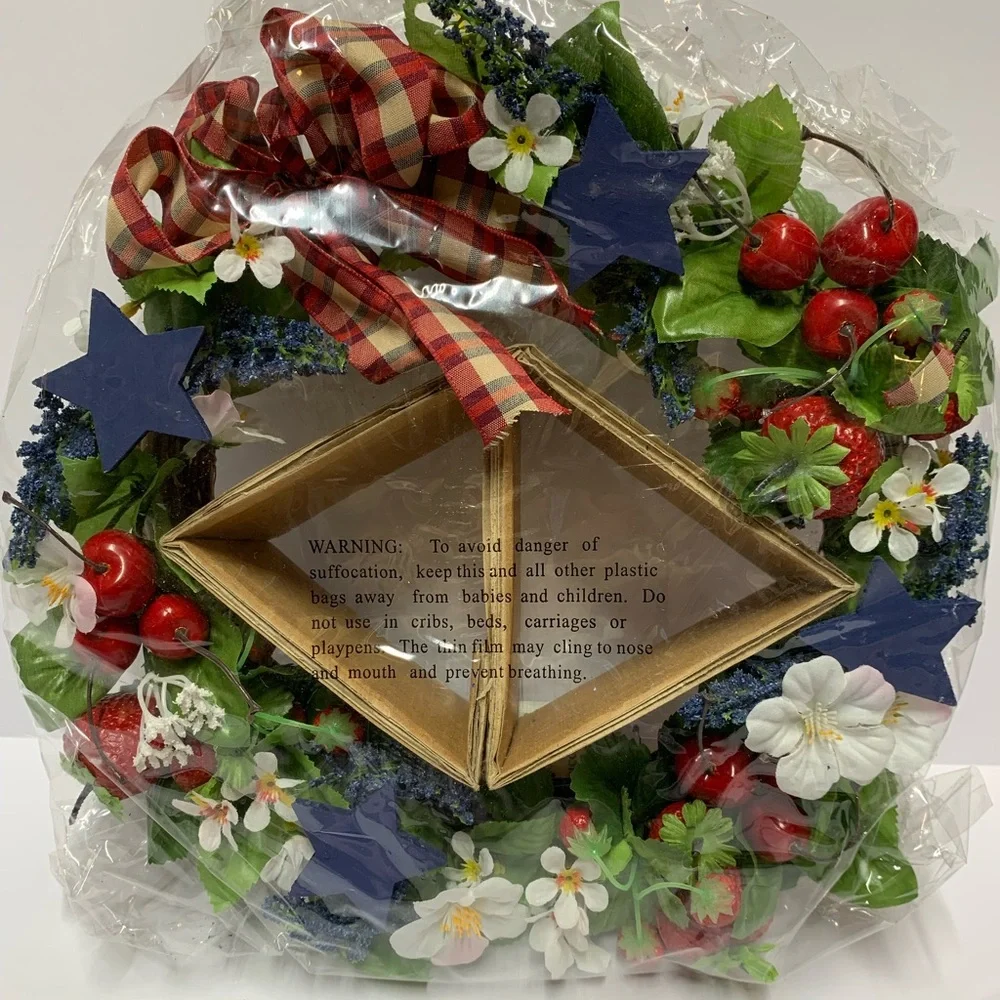 Vintage Avon Gift Collection Americana Patriotic Wreath NIB HTF 2002