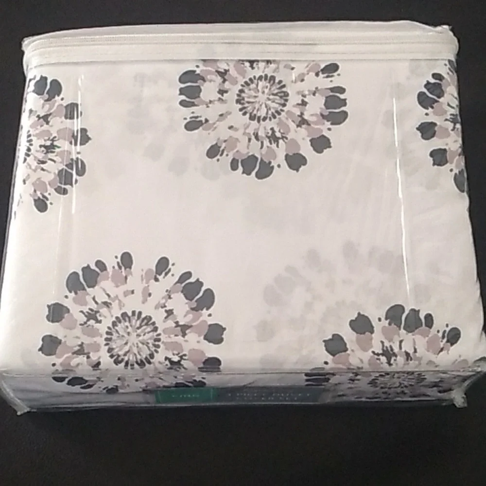 Kaycie Gray piece duvet