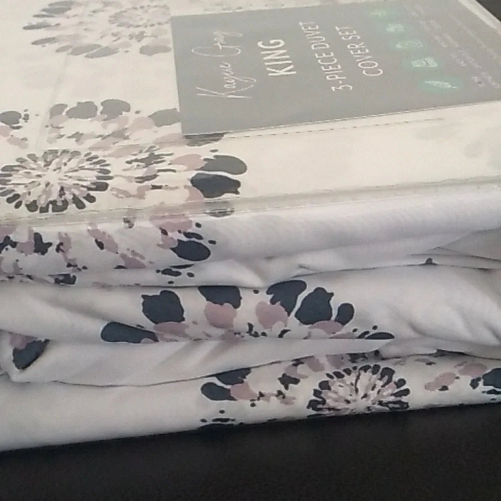 Kaycie Gray piece duvet