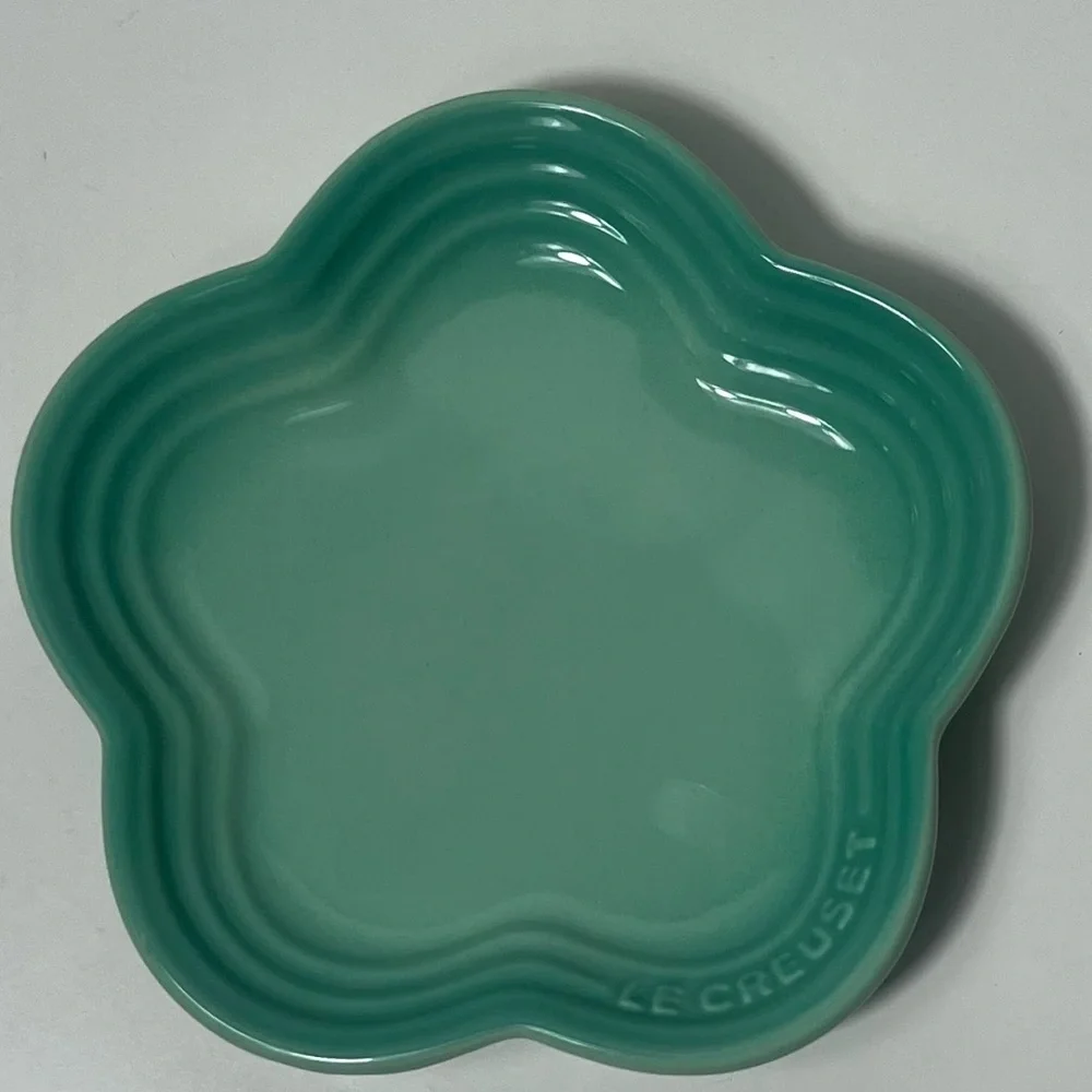 Le Creuset description add