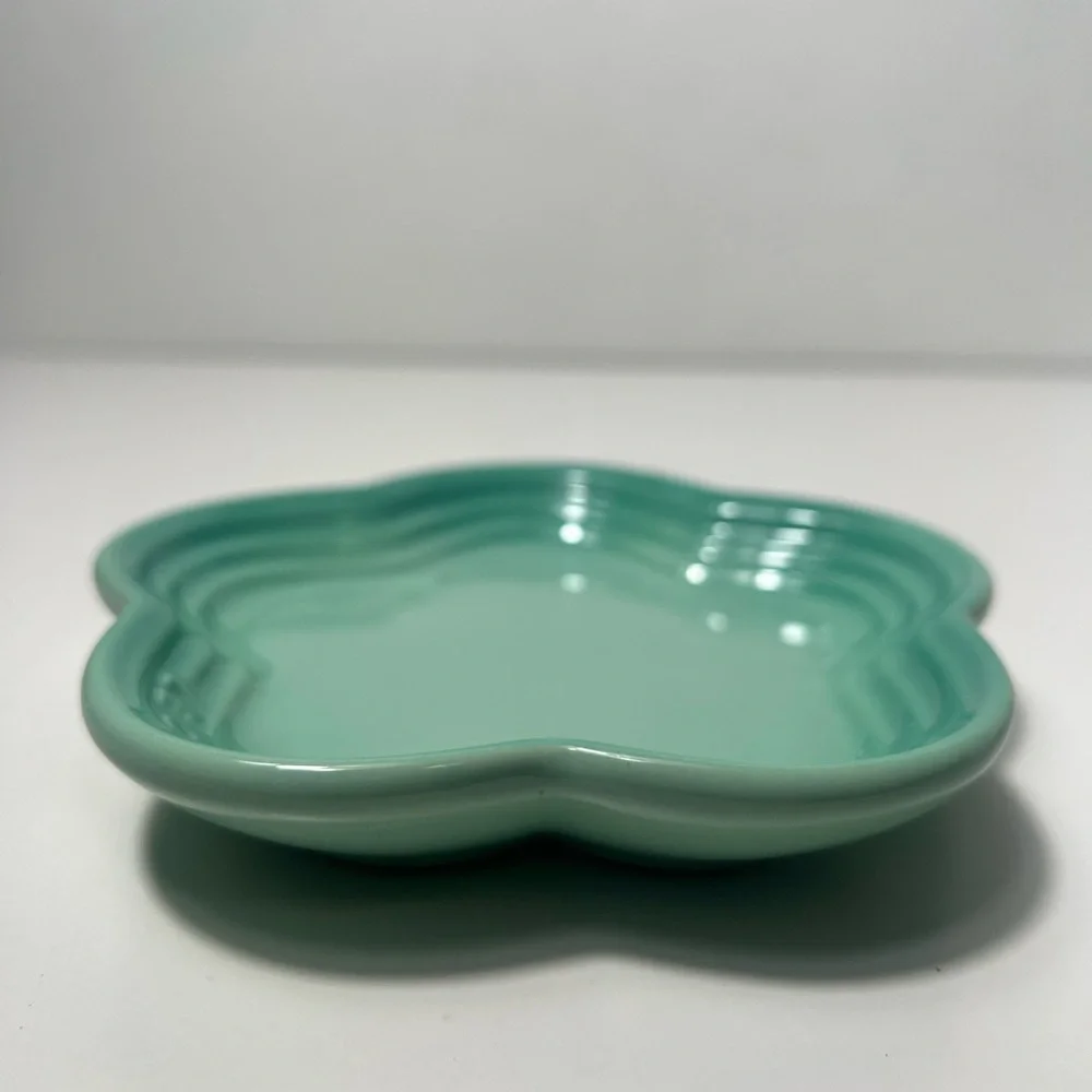 Le Creuset description add