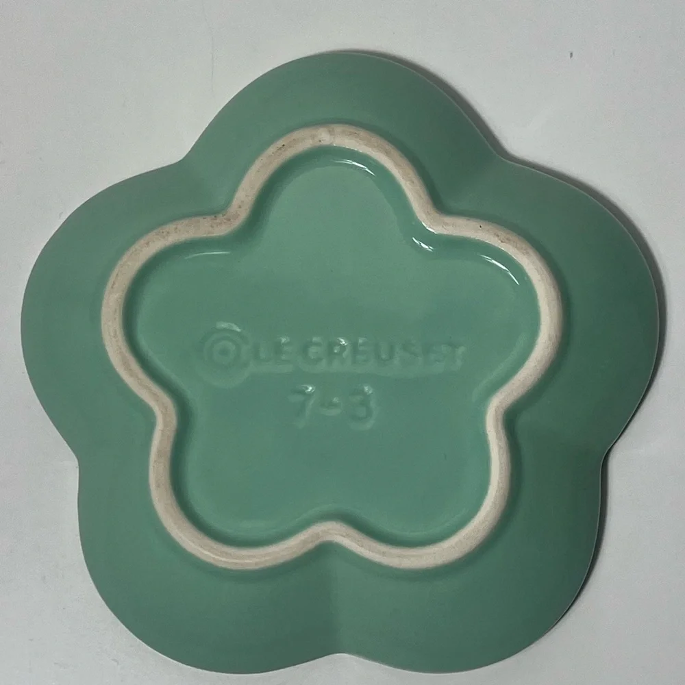 Le Creuset description add