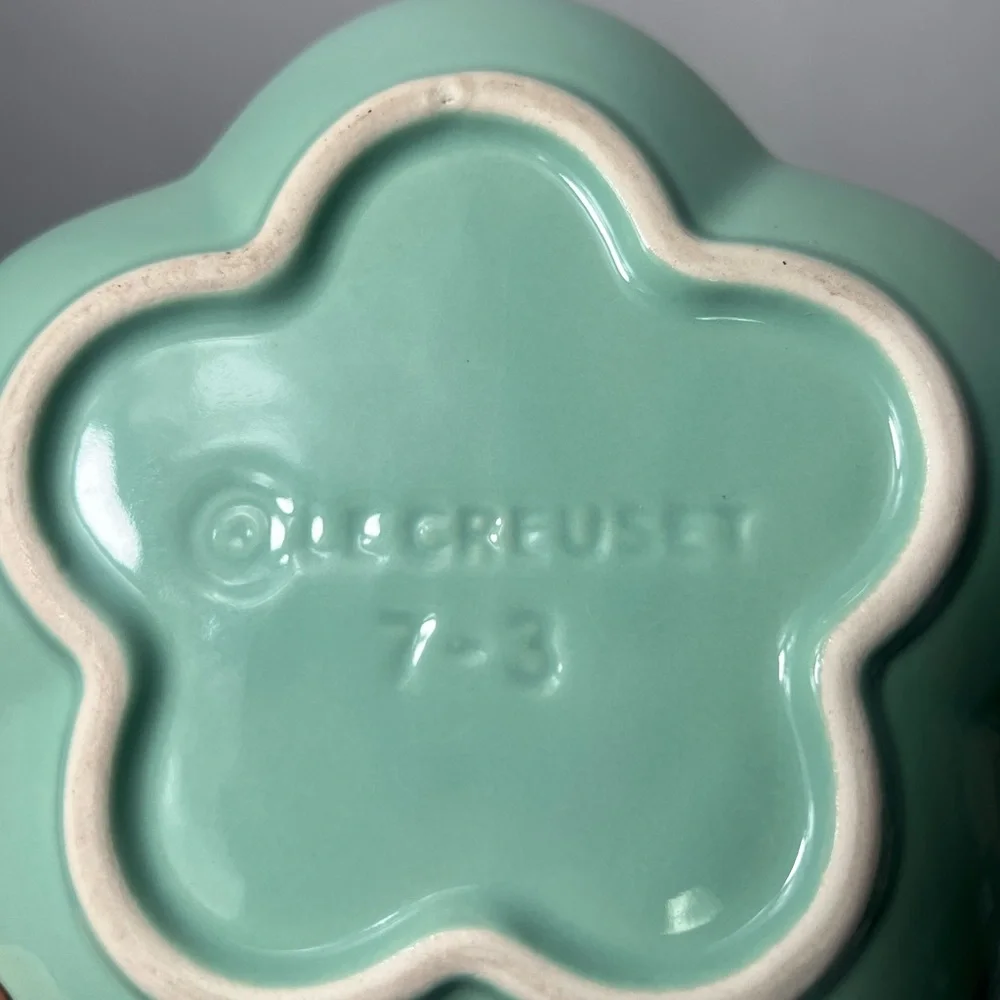 Le Creuset description add