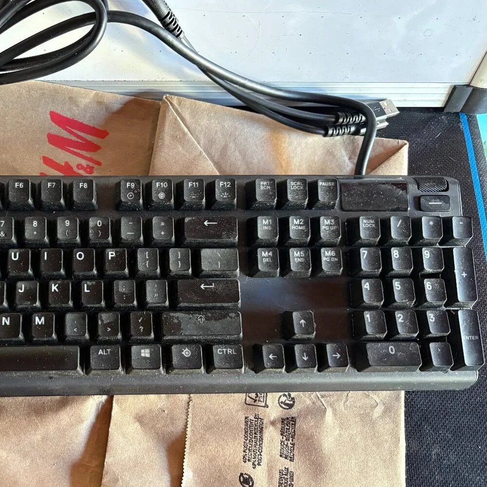 Steelseries apex red