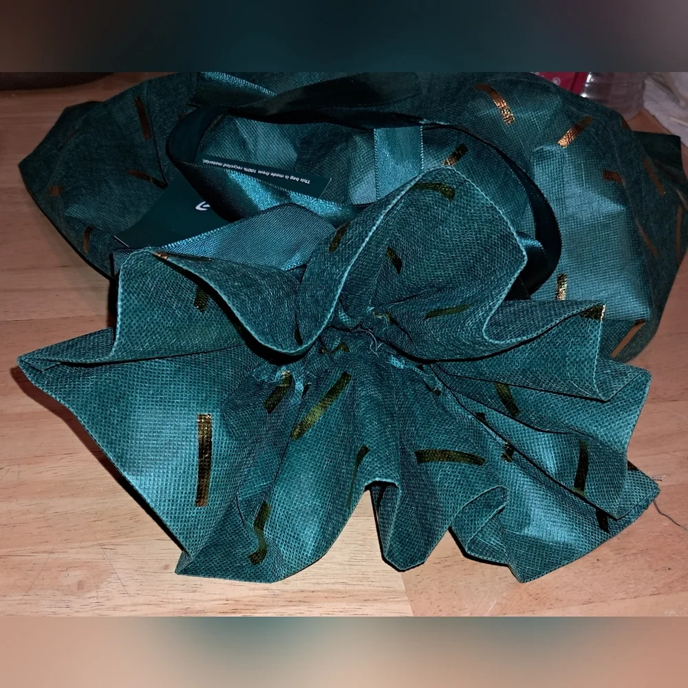 GIFT BAG GREEN & GOLD