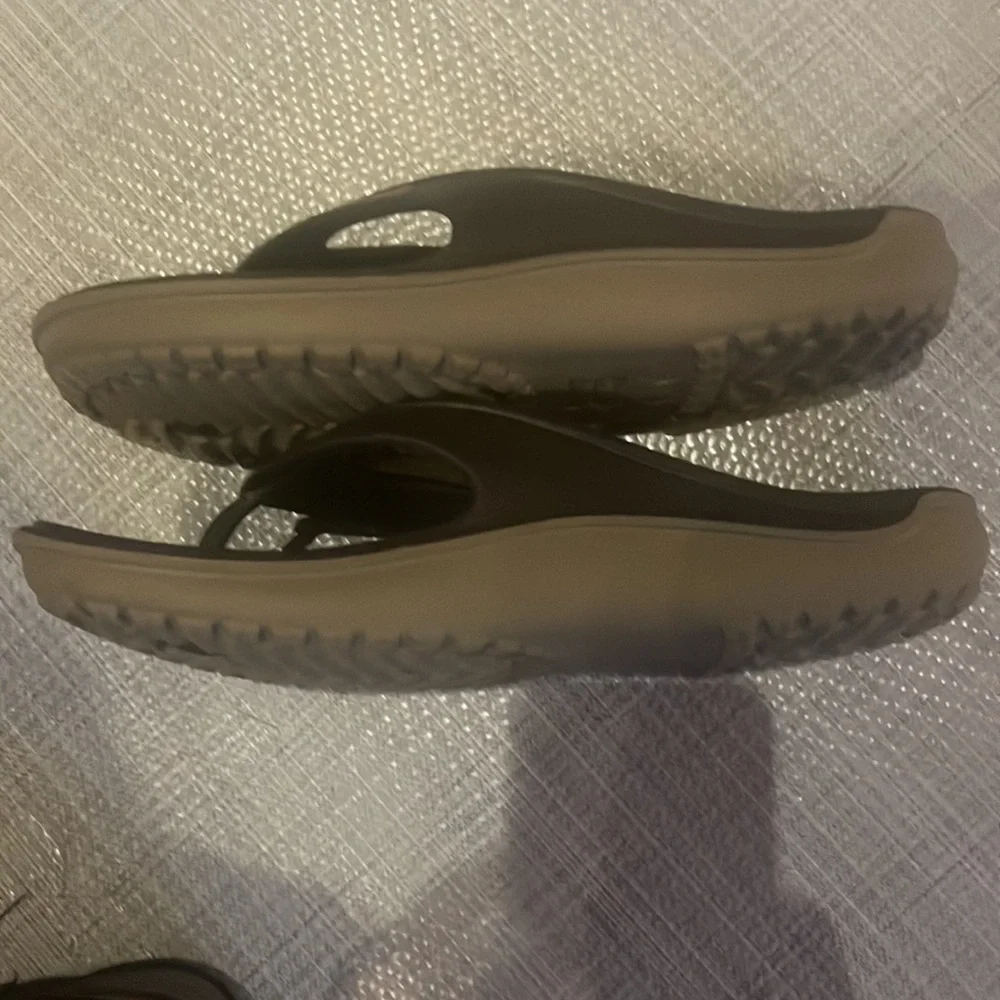 CROCS unisex black