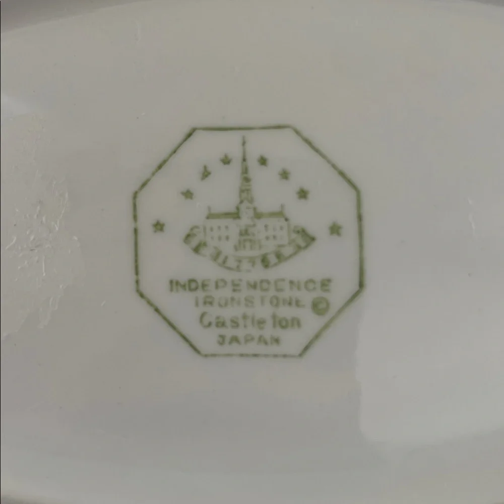 INDEPENDENCE IRONSTONE Vintage White Farmhouse Vegetable Serving Dish 9” x 6”