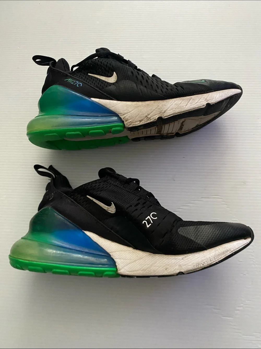 Nike Air Max 270 C Size 6Y  Sneakers (needs cleaning & laces)