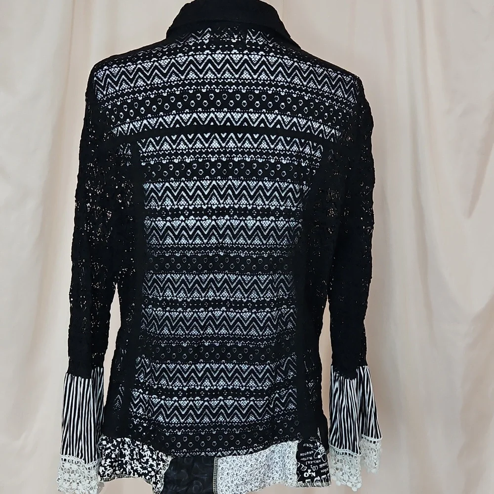 N Touch Black Lace Patchwork Top Women's Medium Button Up Flare Sleeves Goth Alt