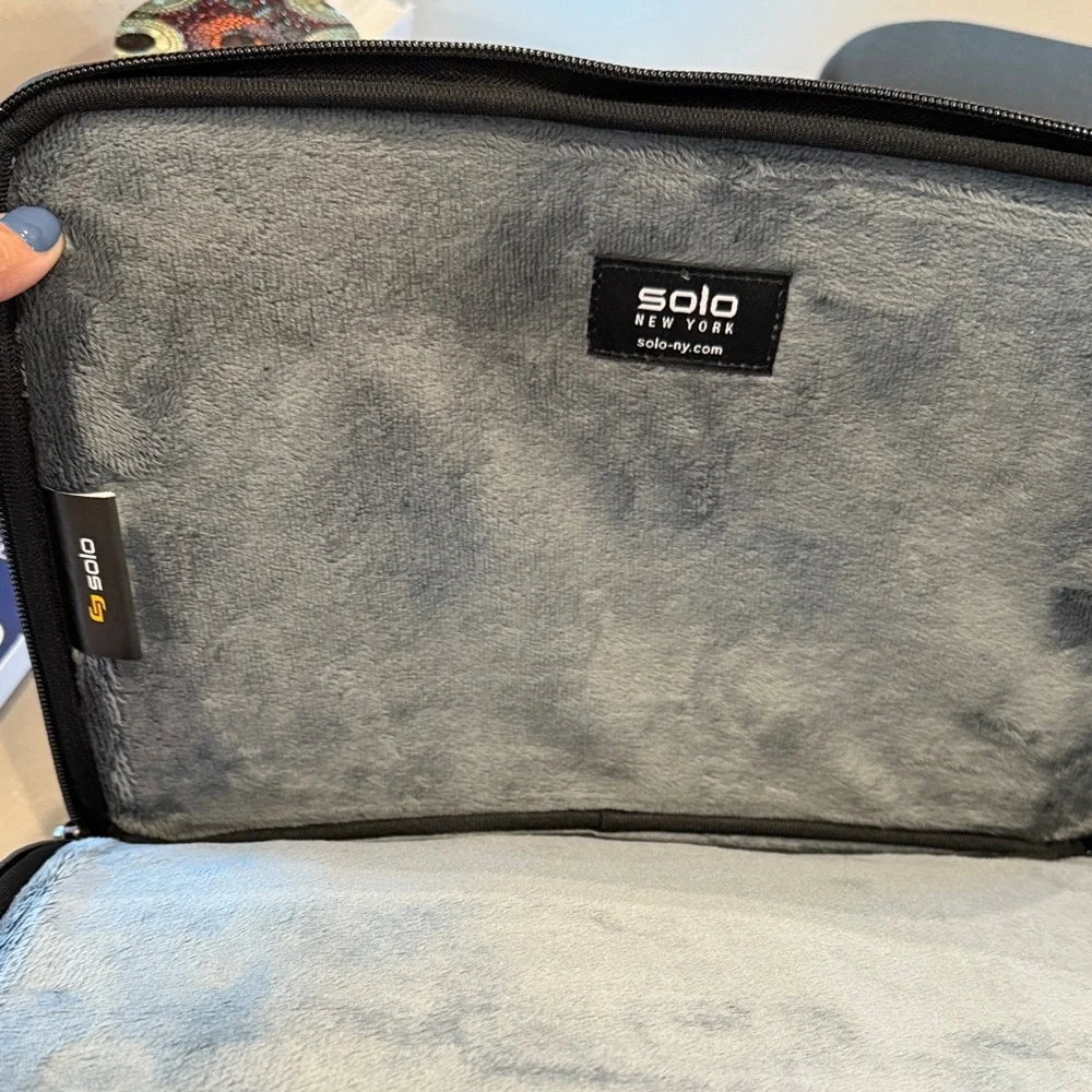 solo sleek sleeve
