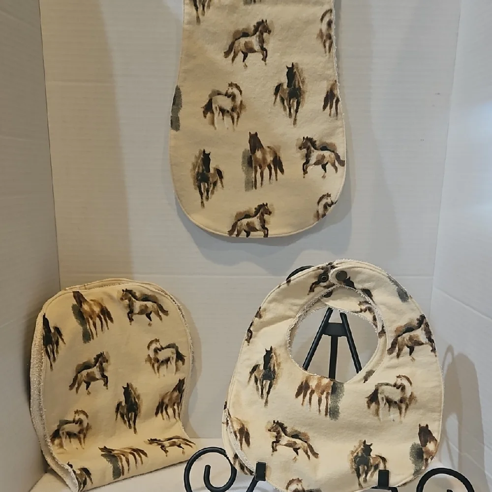 Kids Bib & Burp Charming Wild Horse Print Set of 3