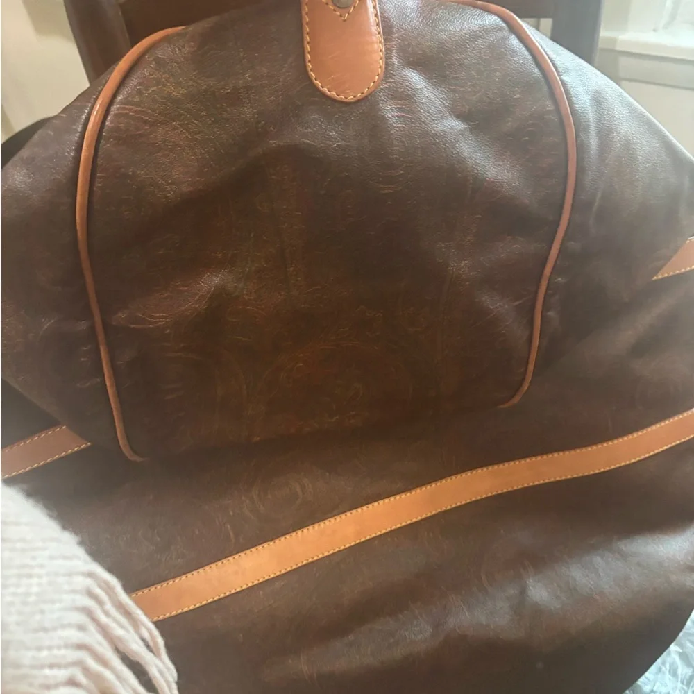 Louis Vuitton elegant duffel