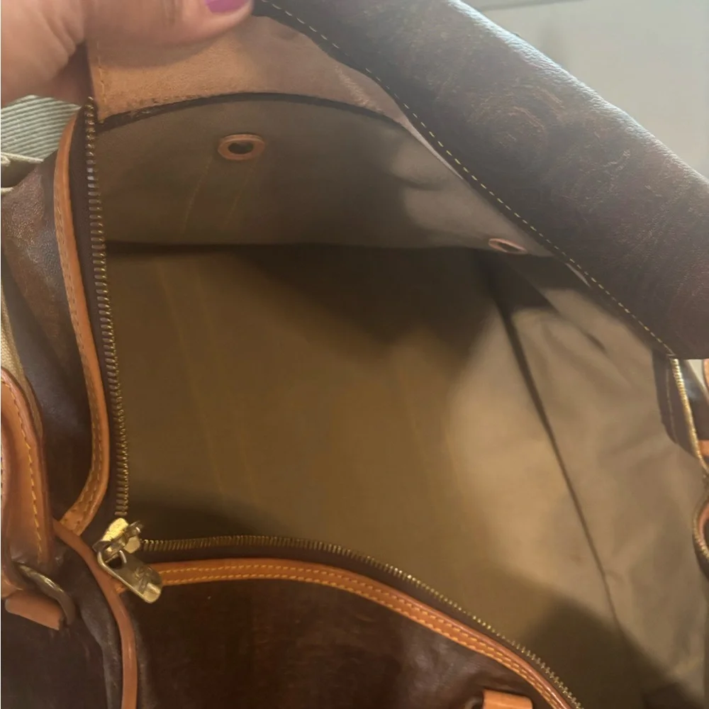 Louis Vuitton elegant duffel