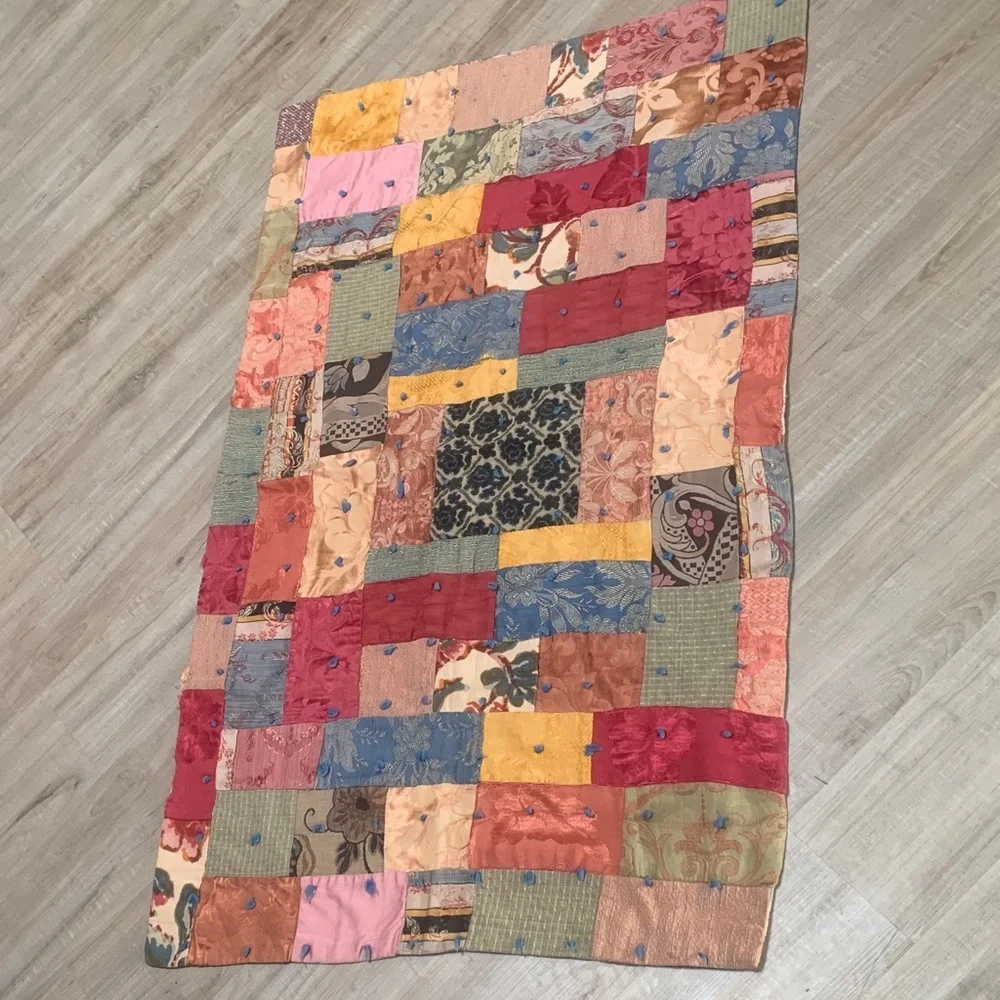 Handcrafted Patchwork Quilt with Multicolor Design