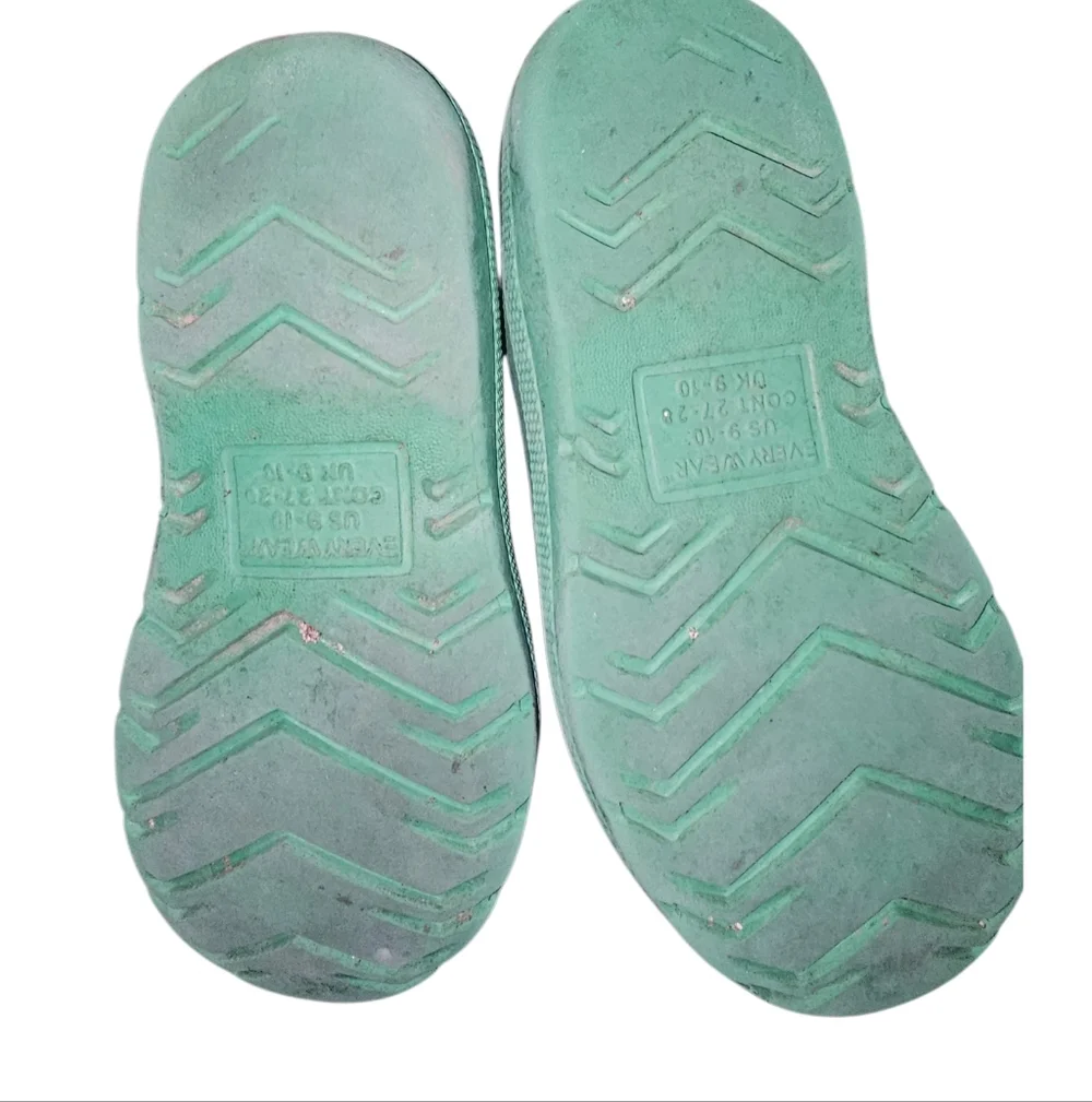 totes stylish green
