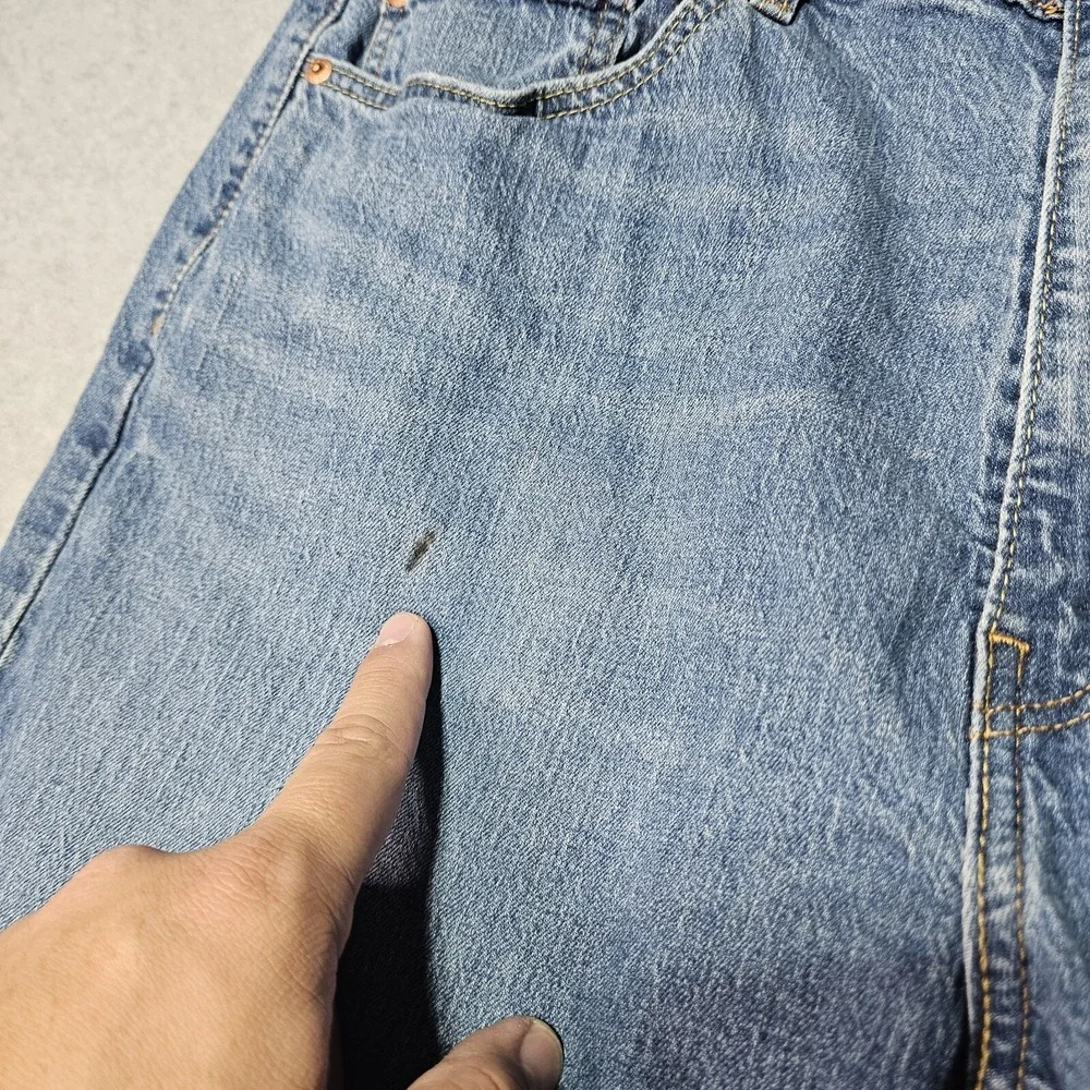 Levis levi these please