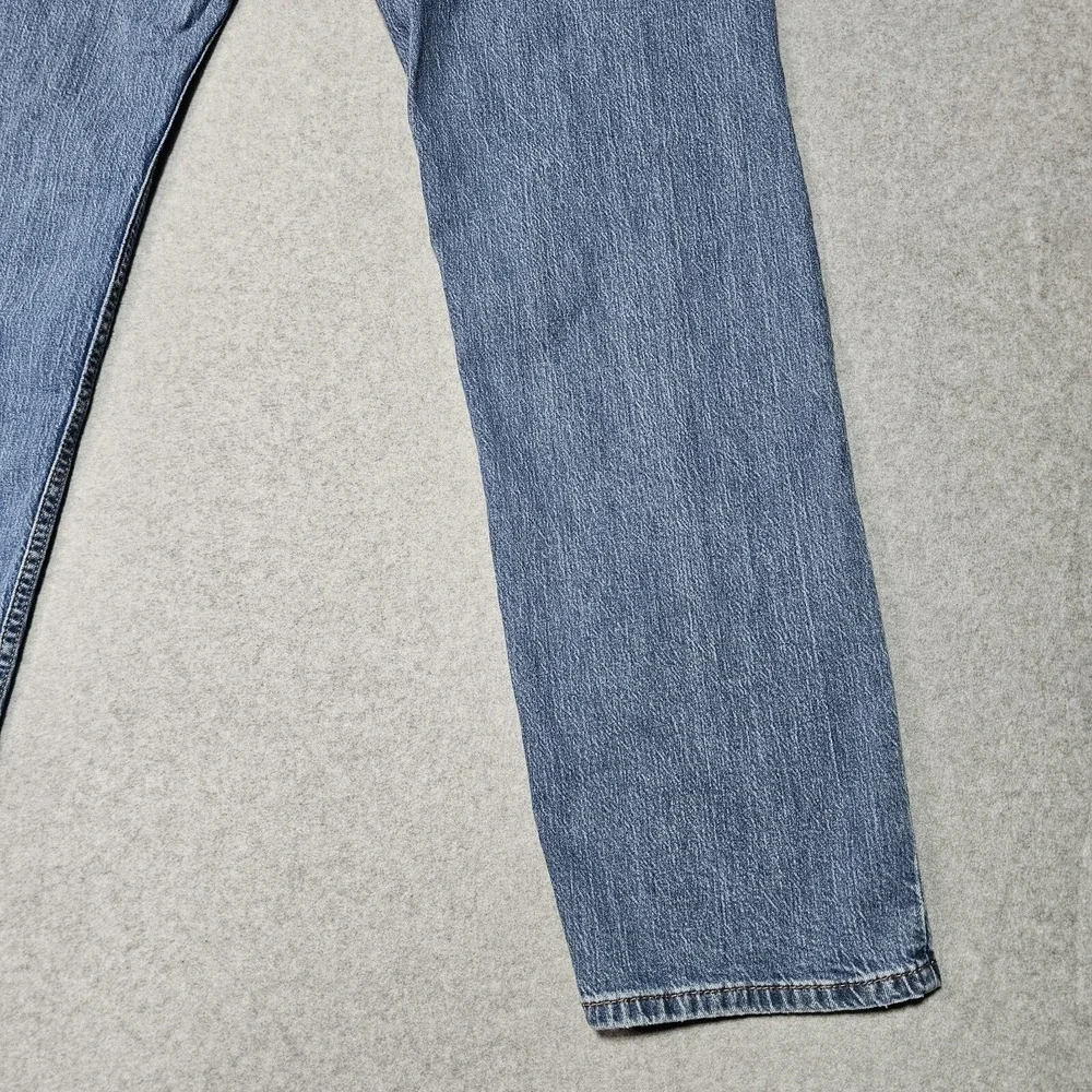 Levis zip are