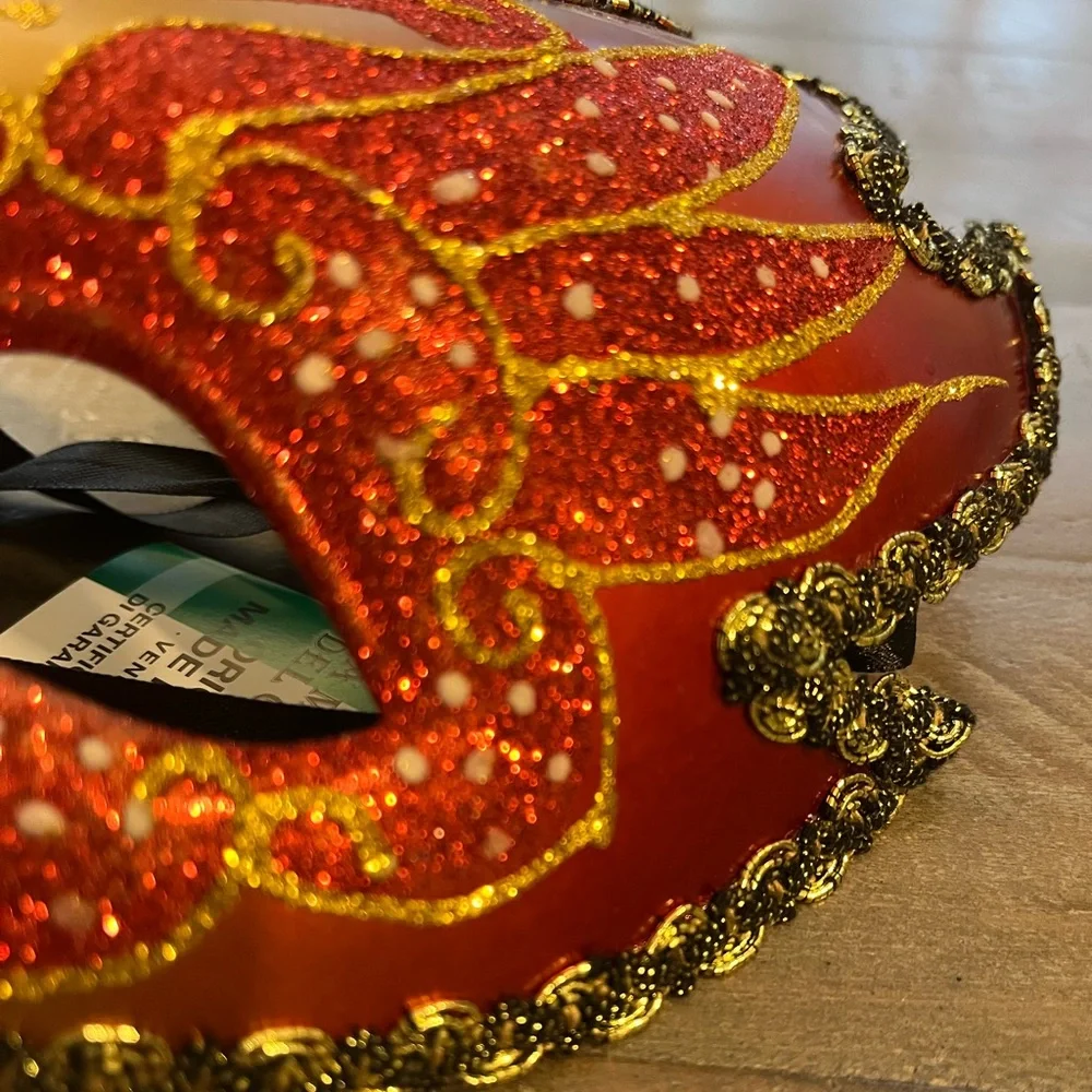 La Maschera Del Galeone nwt italian