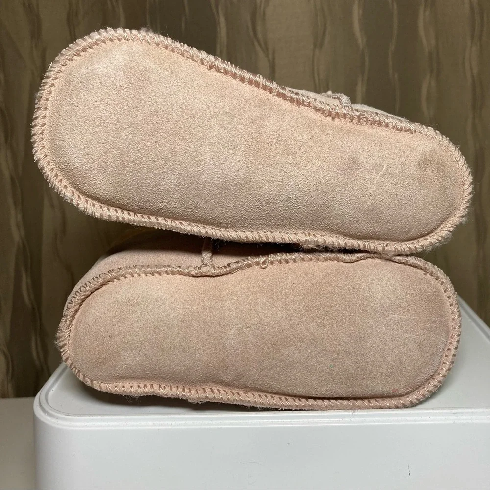 UGG pair lined