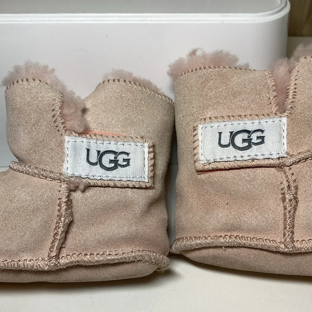 UGG details pre