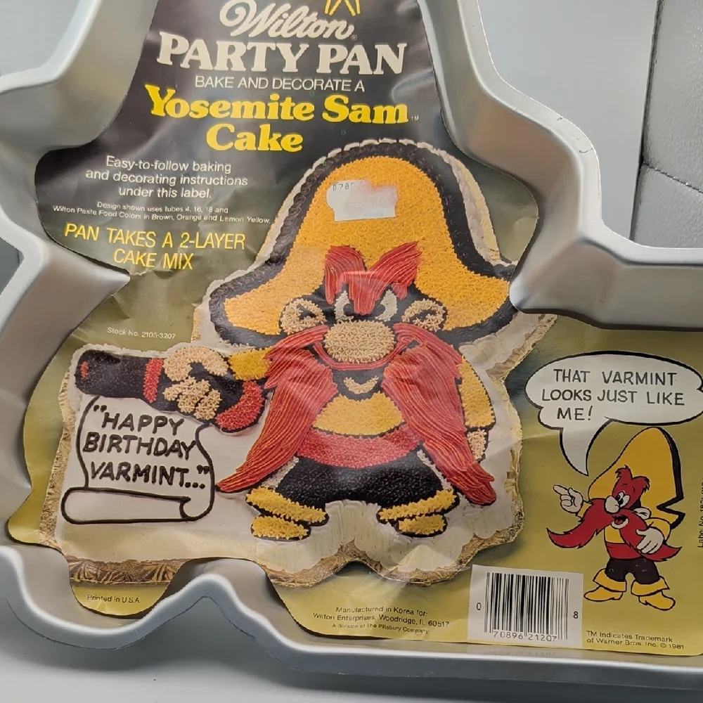 Wilton Yosemite Sam Cake Pan - Silver and Yellow