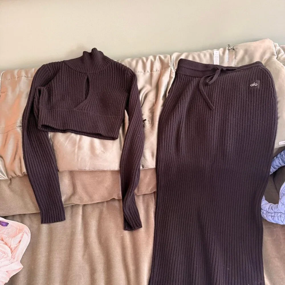 Alo Yoga flattering body