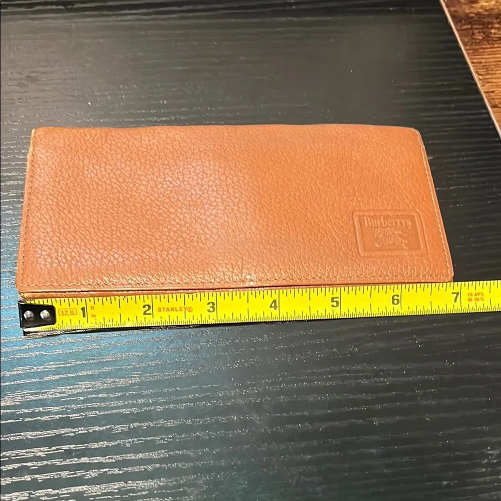 Burberry brown ship