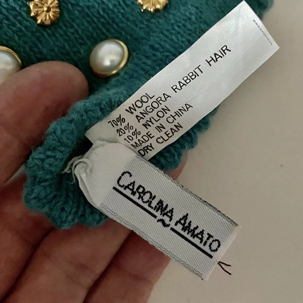 Carolina Amato save shipping