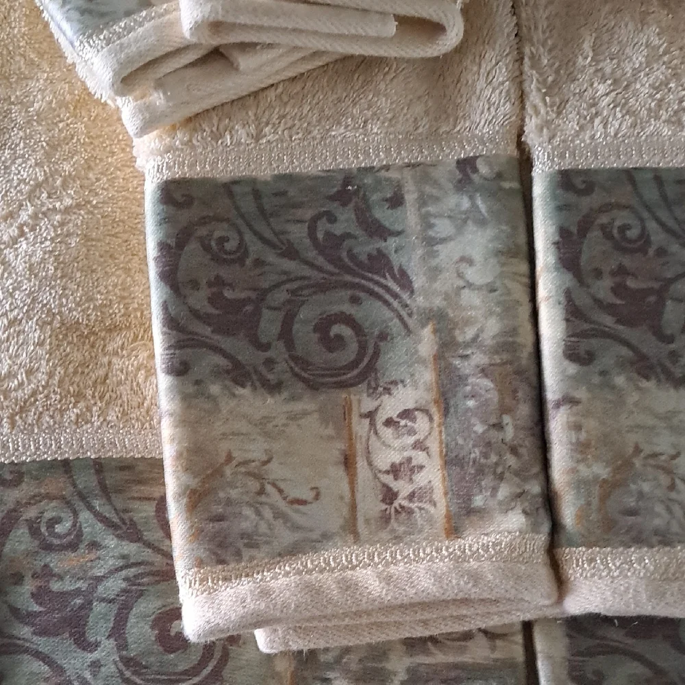 Croscill luxurious cream
