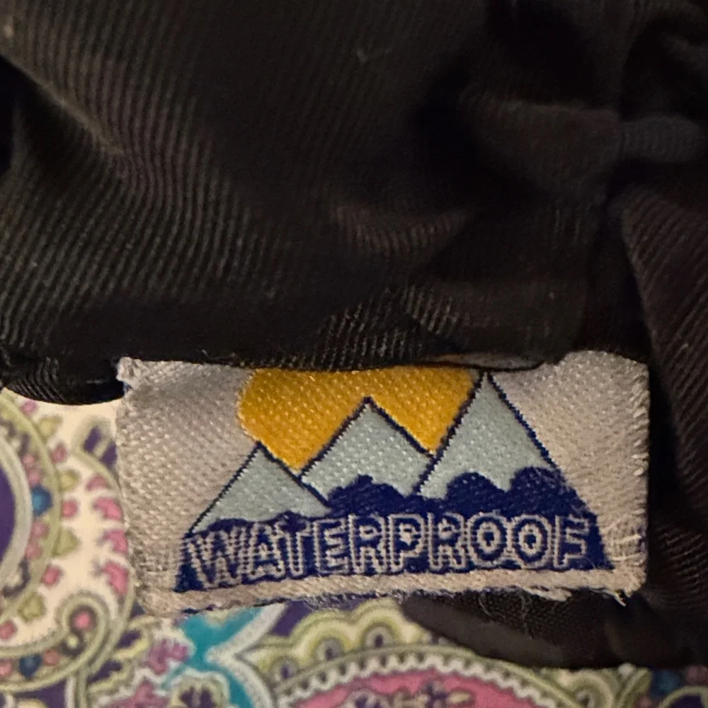 N/A waterproof gloves