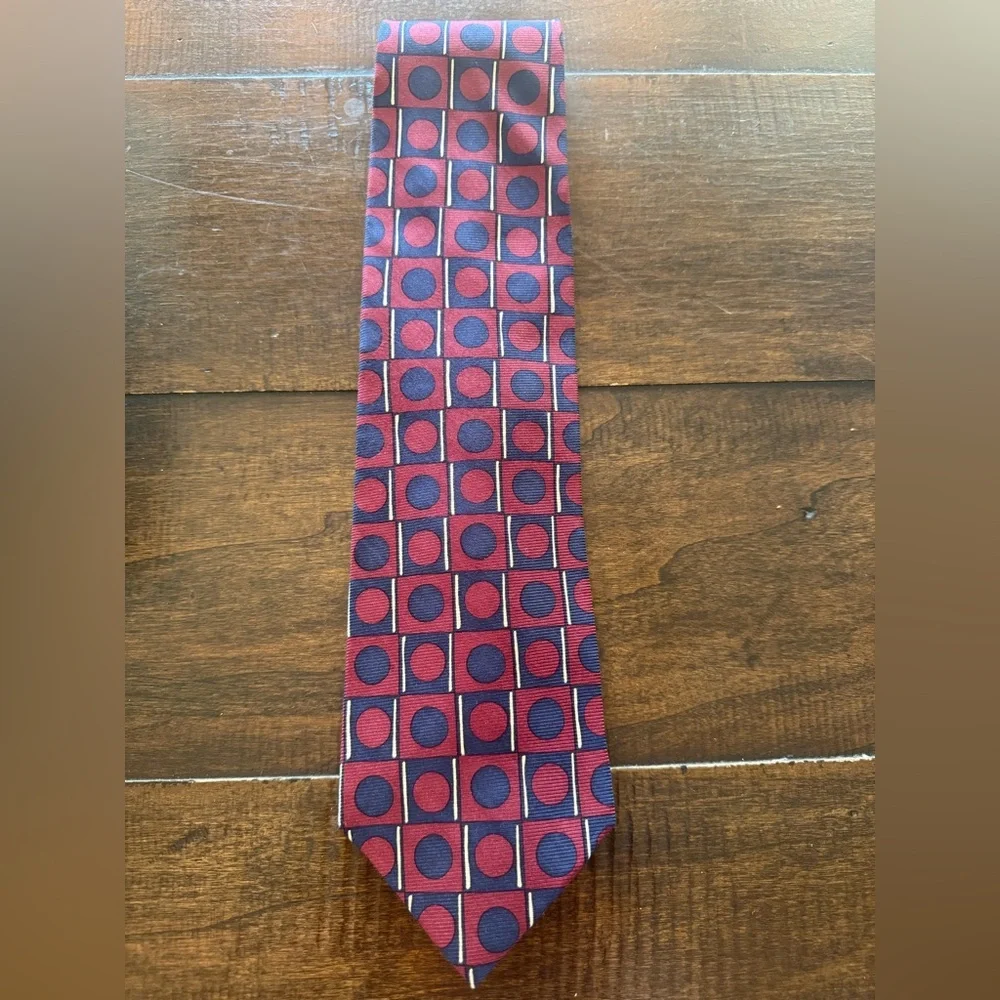 Neiman Marcus Burgundy and Navy Circle Pattern Tie