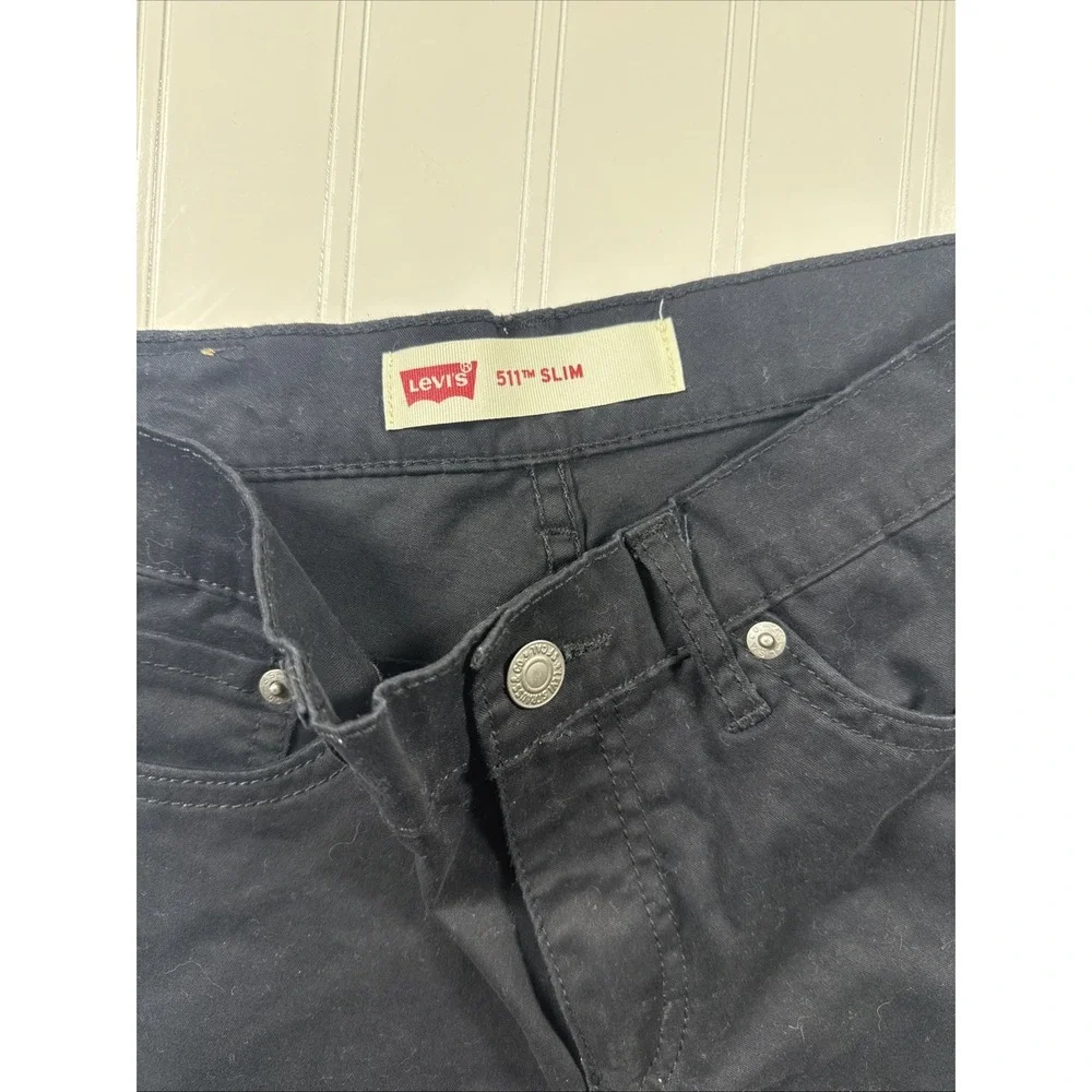 Levis excellent