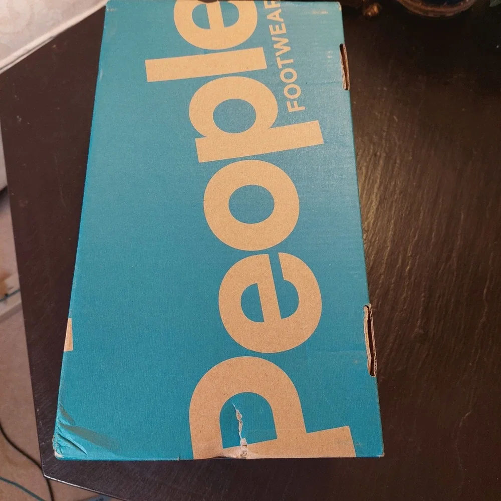 People Footwear about this