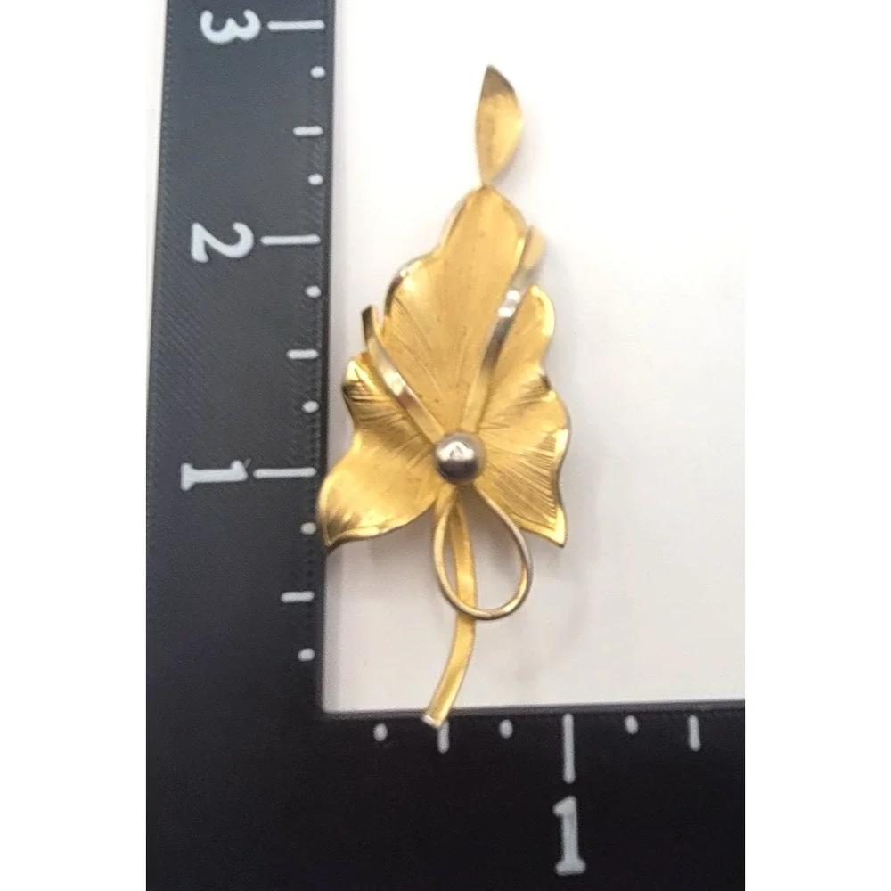 Vintage Gold Tone Brooch Lot Floral & Leaf Berry Design Elegant Textured Metal