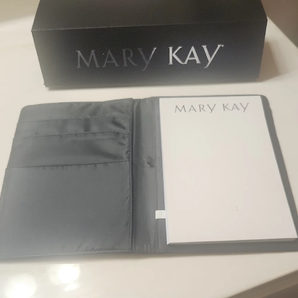 Mary Kay Sleek Black Lipstick Holder and Portfolio