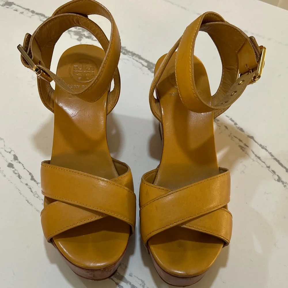 Tory Burch Tan Almita Wood Platform Leather Wedges size 7.5M