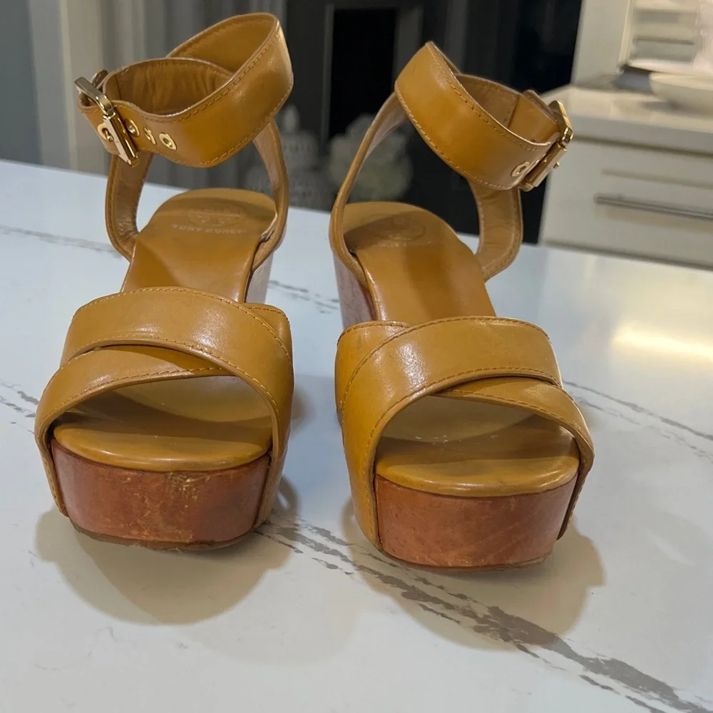 Tory Burch elegant tan