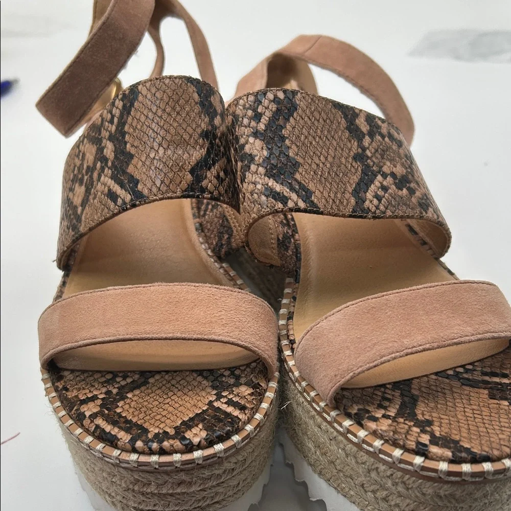 Crown Vintage Tan and Brown Snake Print Sandals
