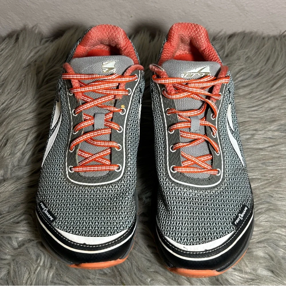 Altra Lone Peak 2.5 Running Black Gray Mesh Red Accents Trail Sneaker Size 7.5