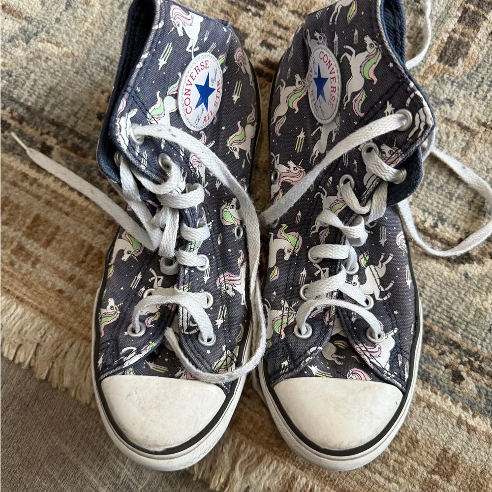 Converse playful style canvas