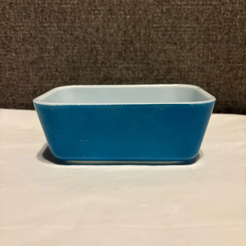 Pyrex vintage blue