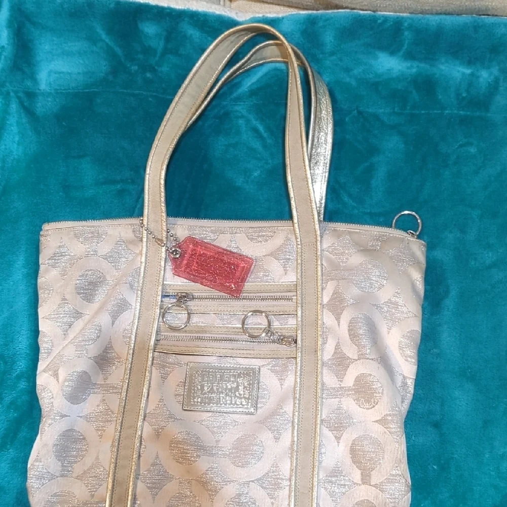 2009 Coach Poppy Cream and Gold Tote Bag