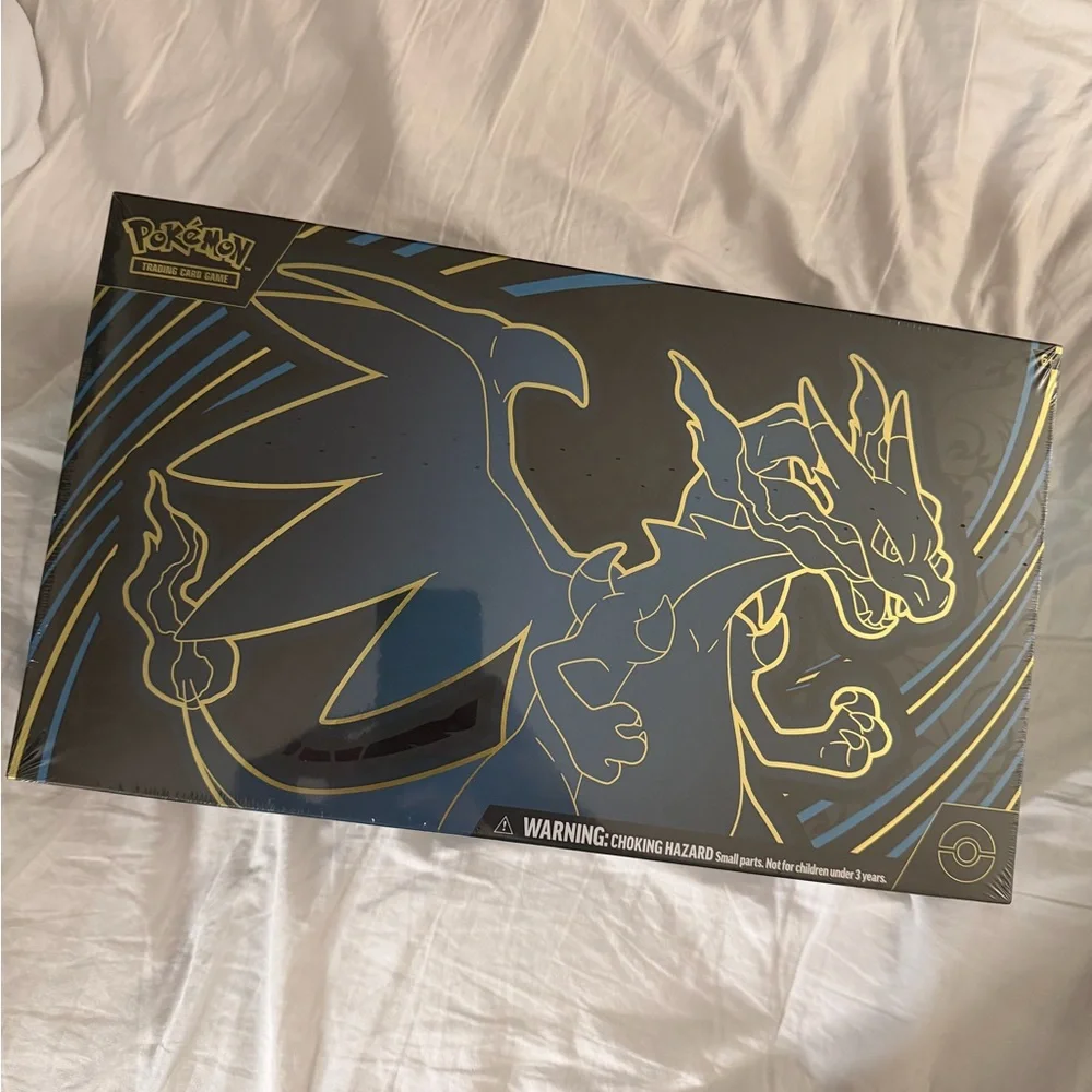 Pokemon charizard box