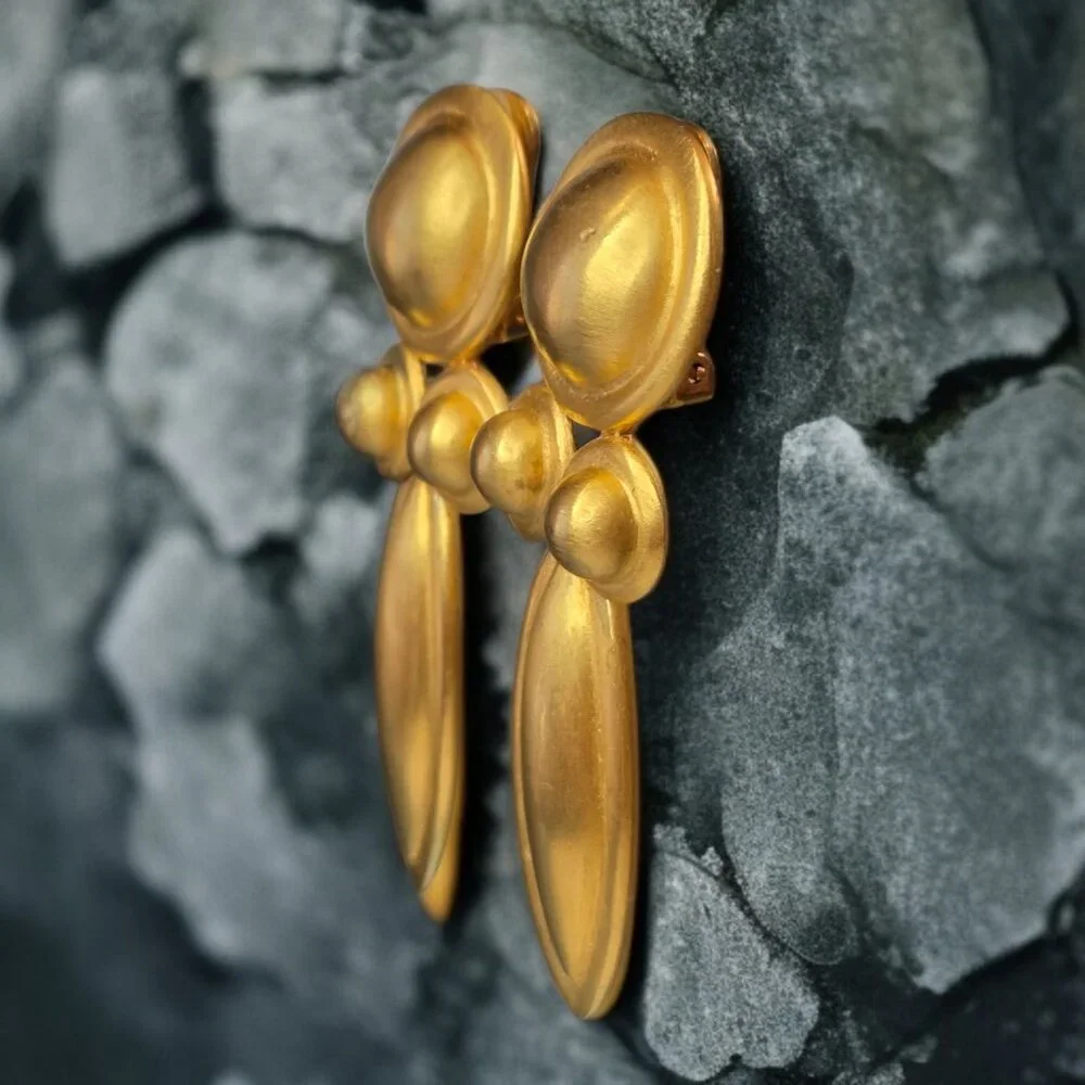 Clara Studio stunning vintage