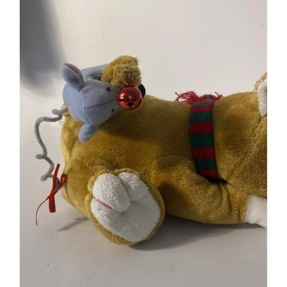 Vintage Pan Asian Creations Christmas Musical Cat with Mouse Tail Shakes