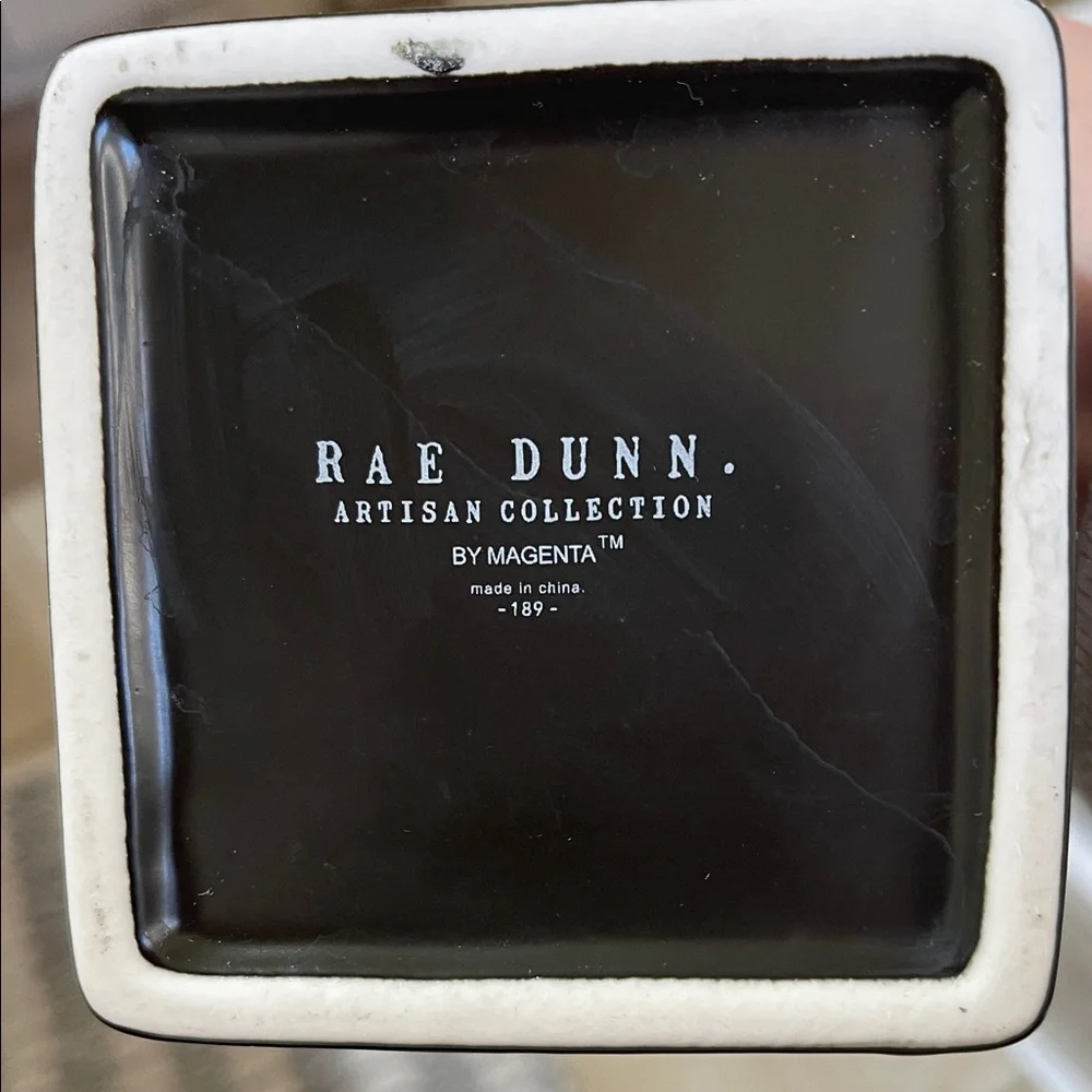 Rea Dunn chic black