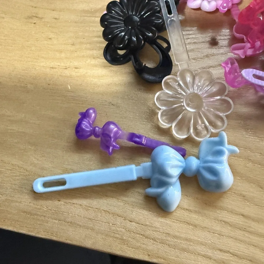 Lot of ~100 Vintage Plastic Hair Clips Barrettes Flowers Bows 80's 90's