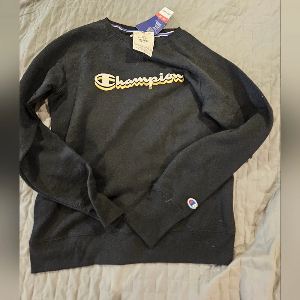 NWT Champion Black and Gold Crewneck Sweater for Men Medium