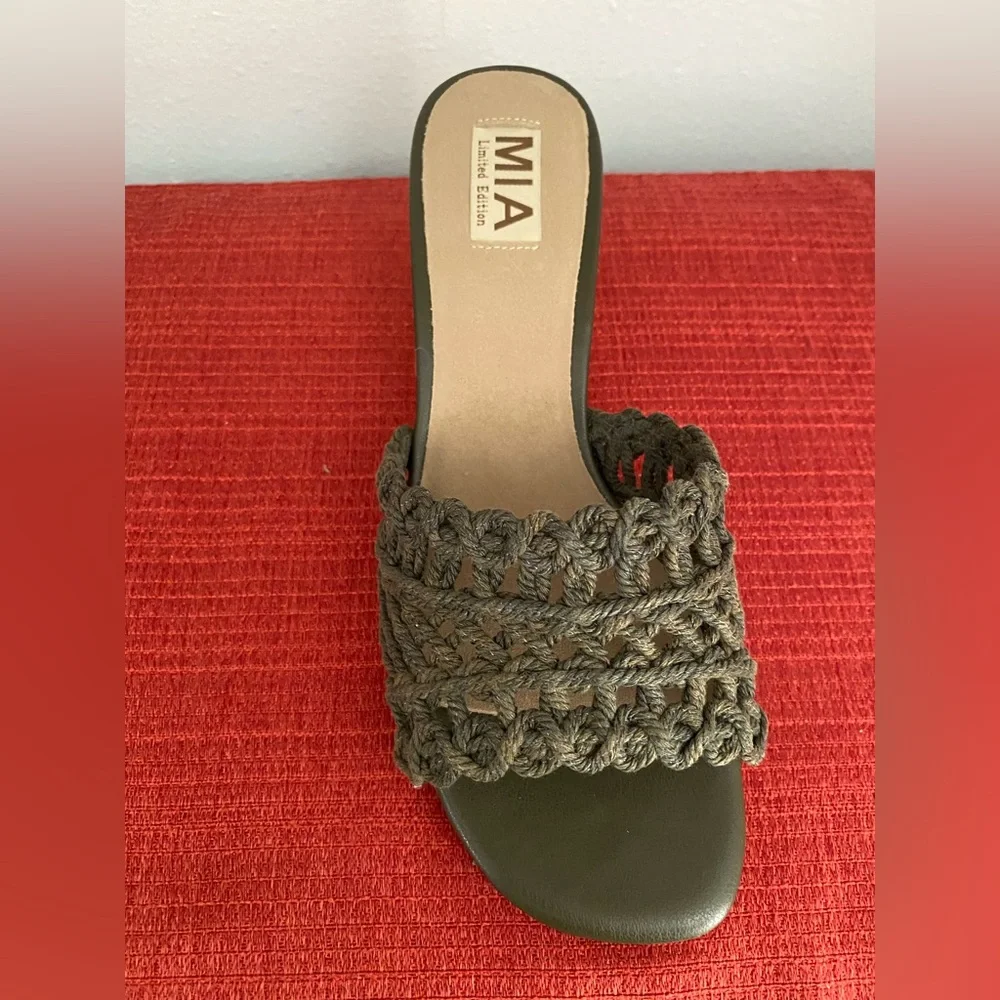 MIA limited no woven