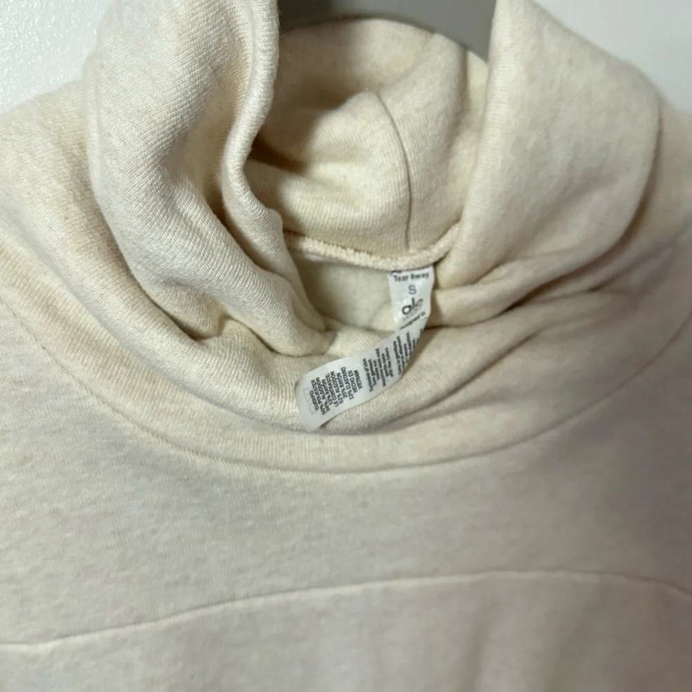 ALO Yoga soft elegant